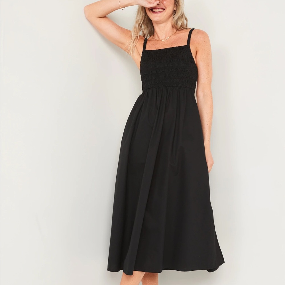 Size L Black cotton poplin smocked bodice dress